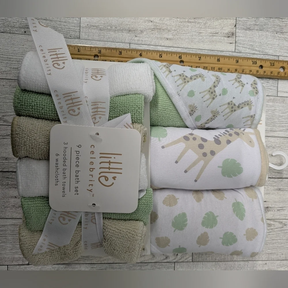 Little Celebrity Baby Wash Cloth Set - Green, White, and Tan